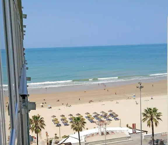 Playa Victoria Paseo Maritimo 3